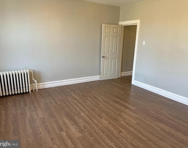 1192 Yorkship Square - Photo Thumbnail 21