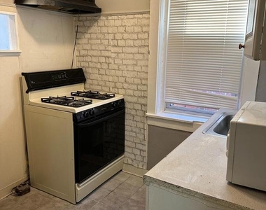 1192 Yorkship Square - Photo Thumbnail 15