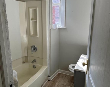 1192 Yorkship Square - Photo Thumbnail 16