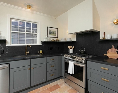821 N Buchanan Boulevard - Photo Thumbnail 20