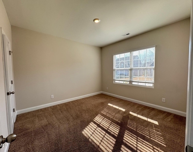 490 Access Drive - Photo Thumbnail 14