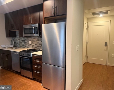 1320 Fenwick Lane - Photo Thumbnail 12