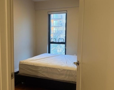 1320 Fenwick Lane - Photo Thumbnail 21