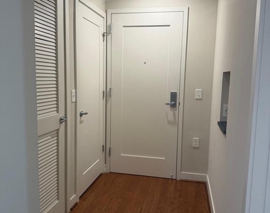 1320 Fenwick Lane - Photo Thumbnail 10
