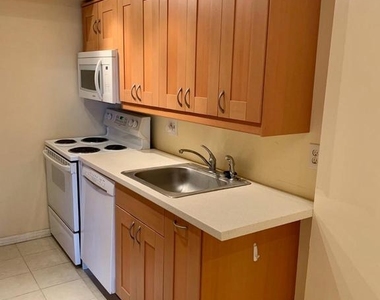 7401 Westlake Terrace - Photo Thumbnail 13