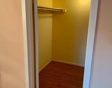 7401 Westlake Terrace - Photo Thumbnail 21