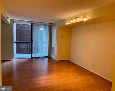 7401 Westlake Terrace - Photo Thumbnail 6