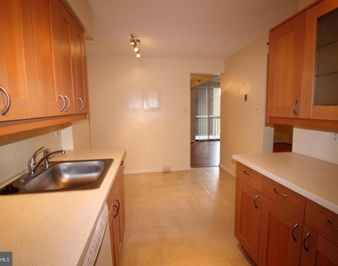 7401 Westlake Terrace - Photo Thumbnail 12