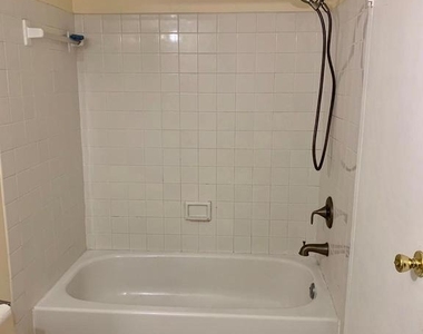 7401 Westlake Terrace - Photo Thumbnail 25