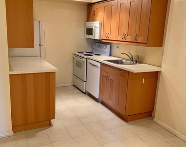 7401 Westlake Terrace - Photo Thumbnail 11