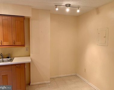 7401 Westlake Terrace - Photo Thumbnail 16