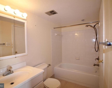 7401 Westlake Terrace - Photo Thumbnail 22
