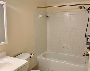 7401 Westlake Terrace - Photo Thumbnail 24