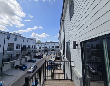 109 Ailey Brook Way - Photo Thumbnail 5
