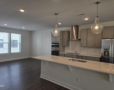109 Ailey Brook Way - Photo Thumbnail 7