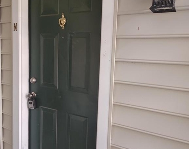 17701 Kilmarnock Terrace - Photo Thumbnail 27