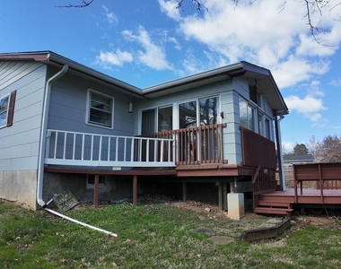 4419 Renn Street - Photo Thumbnail 3
