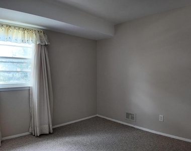 4419 Renn Street - Photo Thumbnail 14