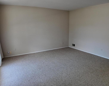 4419 Renn Street - Photo Thumbnail 10
