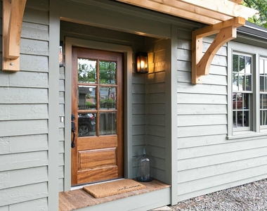821 N Buchanan Boulevard - Photo Thumbnail 2