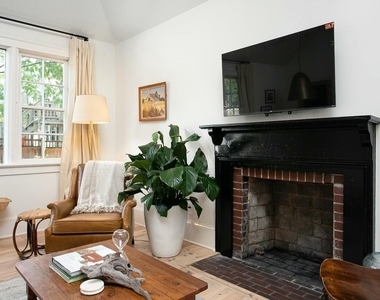 821 N Buchanan Boulevard - Photo Thumbnail 5