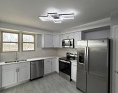 8644 Skokie Boulevard - Photo Thumbnail 6