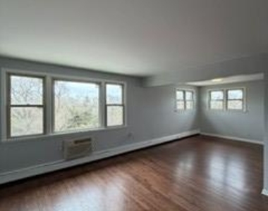 8644 Skokie Boulevard - Photo Thumbnail 11