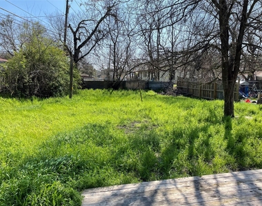 1041 Lott Ave - Photo Thumbnail 13