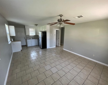 1041 Lott Ave - Photo Thumbnail 3
