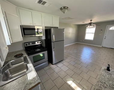 1041 Lott Ave - Photo Thumbnail 4