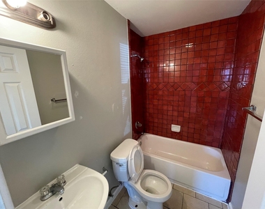 1041 Lott Ave - Photo Thumbnail 9