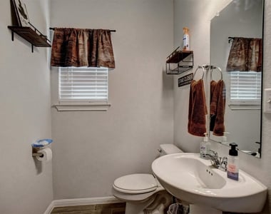 205 Driftwood Ln - Photo Thumbnail 32