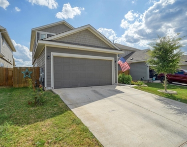 205 Driftwood Ln - Photo Thumbnail 2