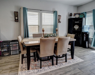 205 Driftwood Ln - Photo Thumbnail 15
