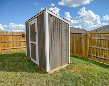 205 Driftwood Ln - Photo Thumbnail 22