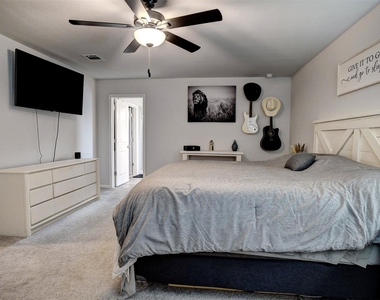 205 Driftwood Ln - Photo Thumbnail 25