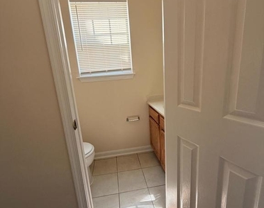 431 61st Street Ne - Photo Thumbnail 6