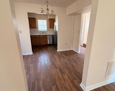 431 61st Street Ne - Photo Thumbnail 2