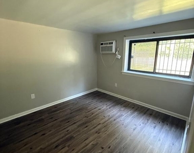 3105 Naylor Road Se - Photo Thumbnail 6