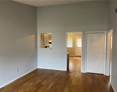 105 Meteor Dr - Photo Thumbnail 1