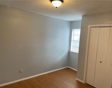 105 Meteor Dr - Photo Thumbnail 8