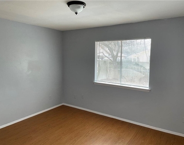 105 Meteor Dr - Photo Thumbnail 13