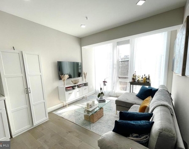 1028 Bladensburg Road Ne - Photo Thumbnail 8