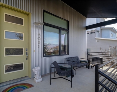6021 Seville Dr - Photo Thumbnail 2