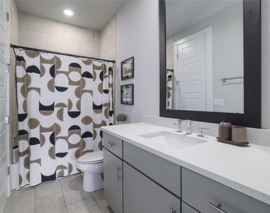 6021 Seville Dr - Photo Thumbnail 24