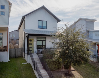 6021 Seville Dr - Photo Thumbnail 1