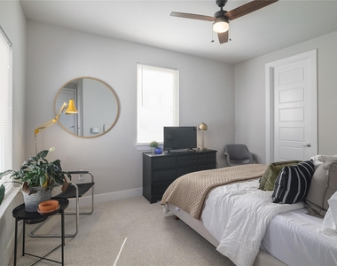 6021 Seville Dr - Photo Thumbnail 22