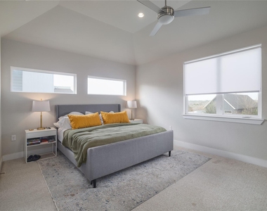 6021 Seville Dr - Photo Thumbnail 16