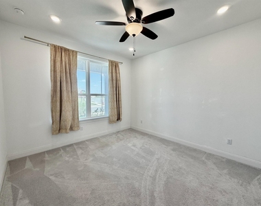 125 Slenderleaf Dr - Photo Thumbnail 22