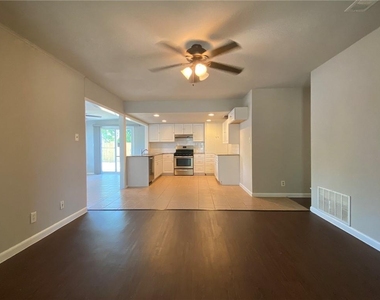 7000 Bryn Mawr Cv - Photo Thumbnail 2